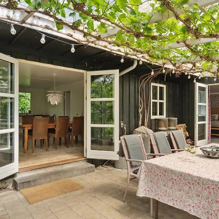 Lovely In With Wifi Holiday home